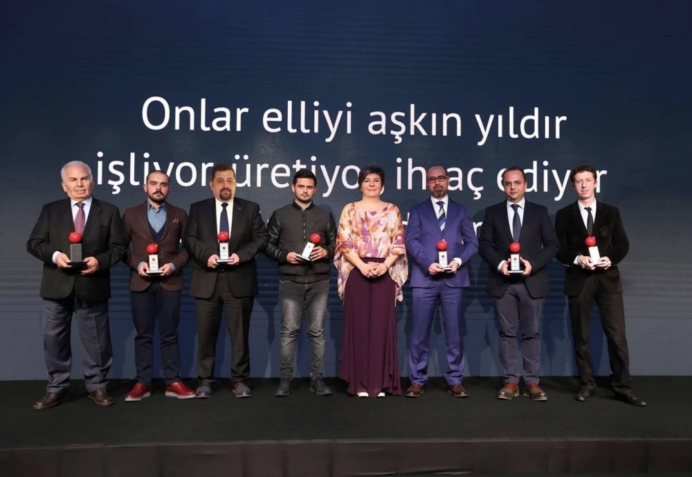 Почетная награда для Дегирмена Макина